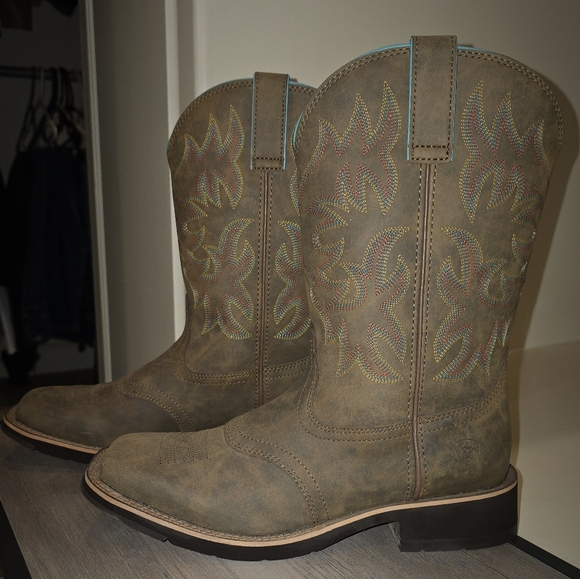 Ariat Boots Women Delilah in Brown Size 9 - Picture 6 of 6